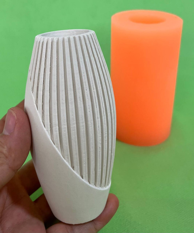 گلدان نیمه شیار دار منیاتوری