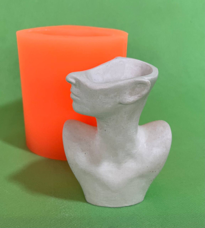 گلدان نیم رخ