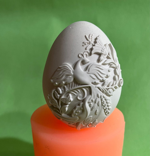 تخم مرغ ققنوس