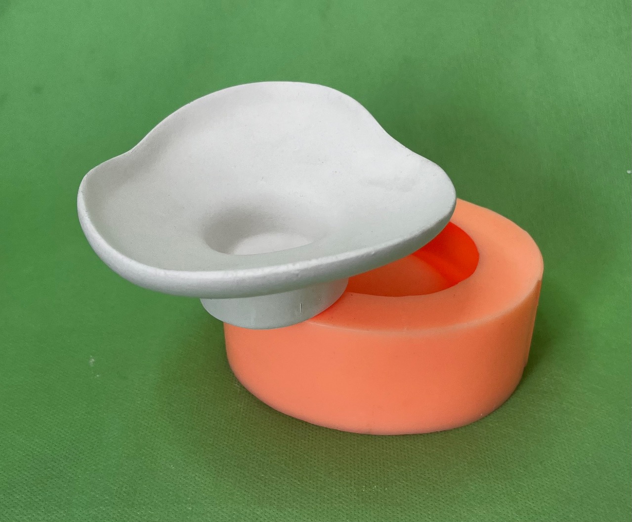 ظرف و شمعدان